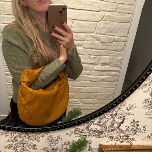 Sold- Bottega Veneta Teen Jodie - Picture 8 of 8